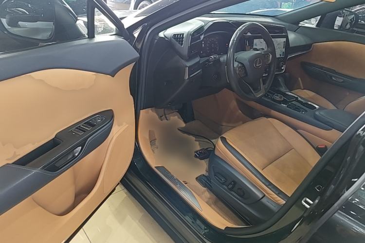 Used Lexus RZ 2023 450e All-Wheel Drive Luxury Edition Driver Seat