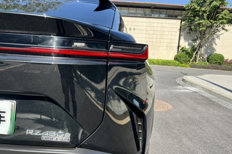Used Lexus RZ 2023 450e All-Wheel Drive Luxury Edition Exterior 10