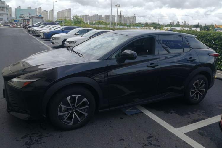 Used Lexus RZ 2023 450e All-Wheel Drive Luxury Edition Exterior 3