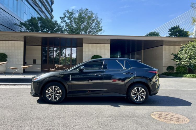 Used Lexus RZ 2023 450e All-Wheel Drive Luxury Edition Exterior 4