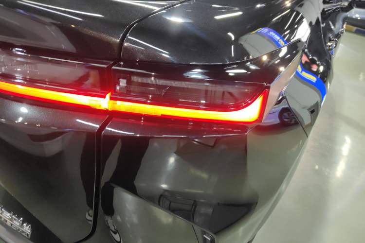 Used Lexus RZ 2023 450e All-Wheel Drive Luxury Edition Exterior 6