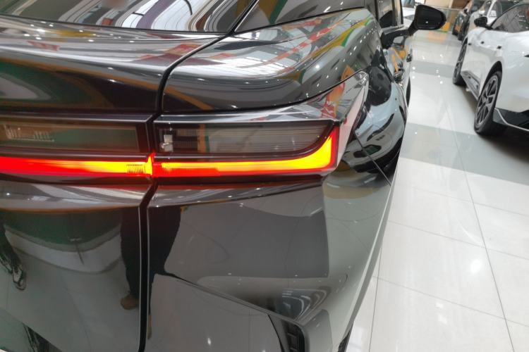 Used Lexus RZ 2023 450e All-Wheel Drive Luxury Edition Exterior 6
