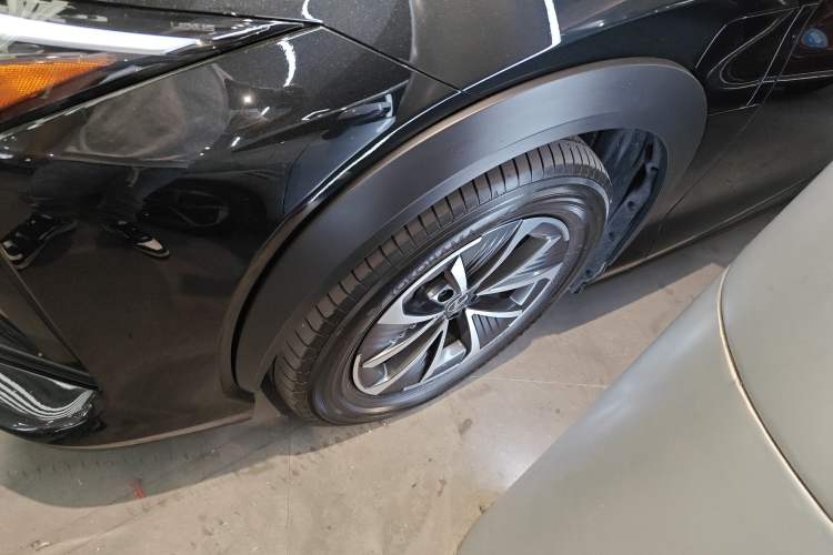 Used Lexus RZ 2023 450e All-Wheel Drive Luxury Edition Exterior 7
