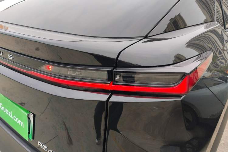 Used Lexus RZ 2023 450e All-Wheel Drive Luxury Edition Exterior 7