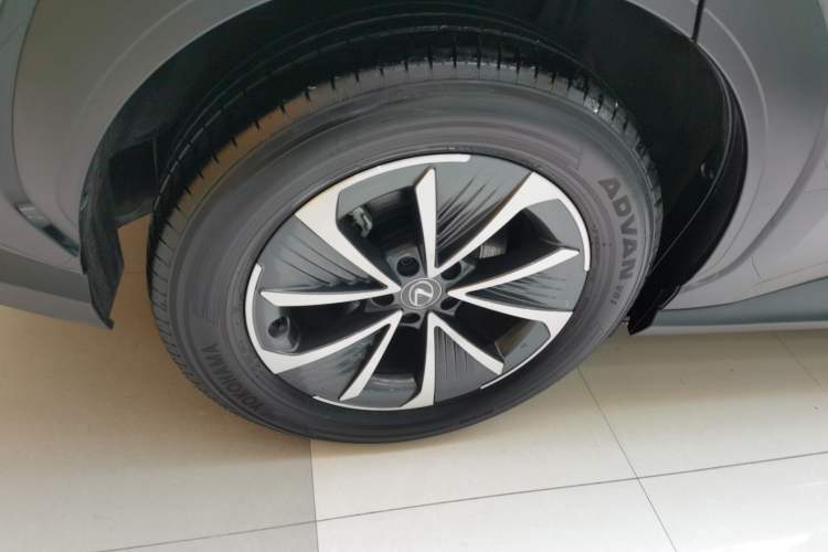 Used Lexus RZ 2023 450e All-Wheel Drive Luxury Edition Exterior 8