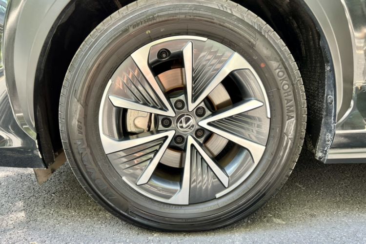 Used Lexus RZ 2023 450e All-Wheel Drive Luxury Edition Exterior 9