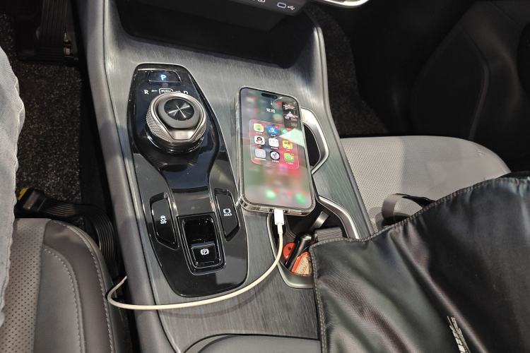 Used Lexus RZ 2023 450e All-Wheel Drive Luxury Edition Gear Lever