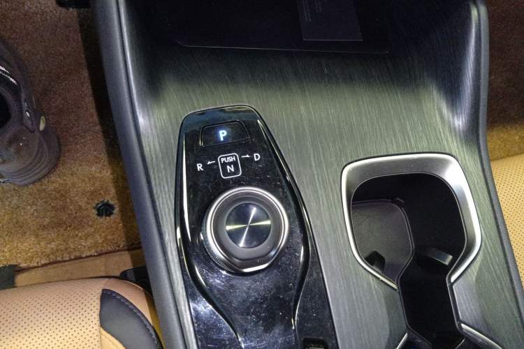 Used Lexus RZ 2023 450e All-Wheel Drive Luxury Edition Gear Lever