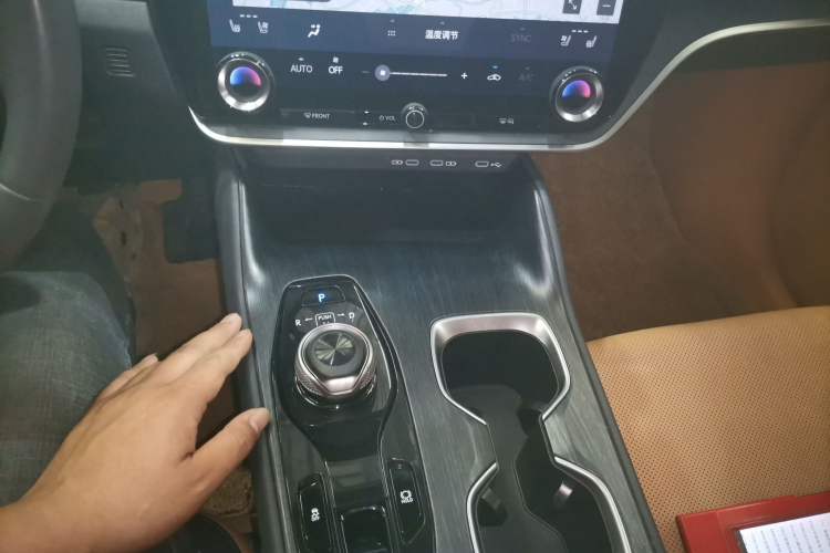 Used Lexus RZ 2023 450e All-Wheel Drive Luxury Edition Gear Lever