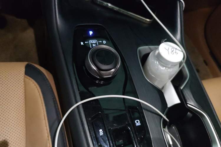 Used Lexus RZ 2023 450e All-Wheel Drive Luxury Edition Gear Lever
