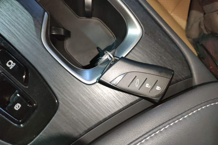 Used Lexus RZ 2023 450e All-Wheel Drive Luxury Edition Interior 1