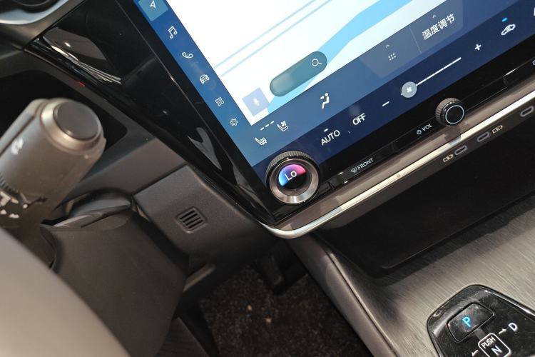 Used Lexus RZ 2023 450e All-Wheel Drive Luxury Edition Interior 1