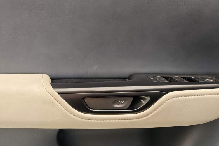 Used Lexus RZ 2023 300e Long-Range Indulgence Edition Interior 1