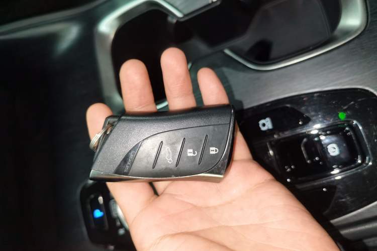 Used Lexus RZ 2023 450e All-Wheel Drive Luxury Edition Interior 1