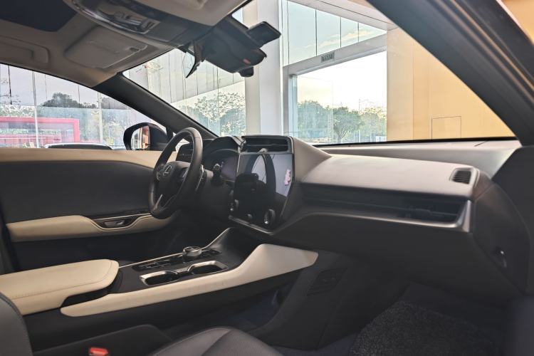 Used Lexus RZ 2023 300e Long-Range Indulgence Edition Interior 14