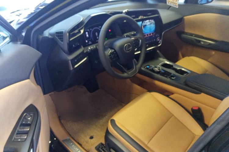 Used Lexus RZ 2023 450e All-Wheel Drive Luxury Edition Interior 3