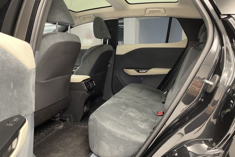 Used Lexus RZ 2023 450e All-Wheel-Drive Luxury Edition Interior 3