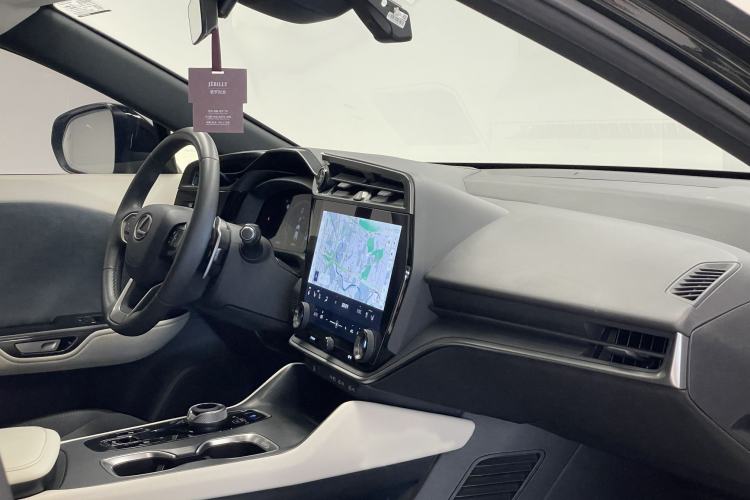 Used Lexus RZ 2023 450e All-Wheel-Drive Luxury Edition Interior 4