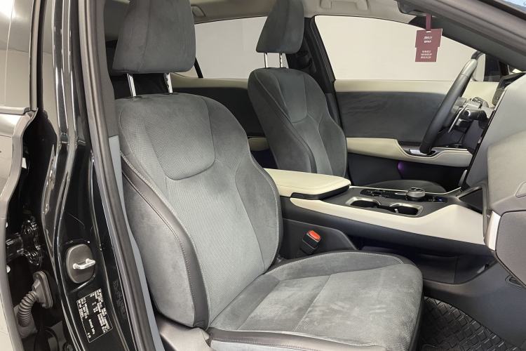 Used Lexus RZ 2023 450e All-Wheel-Drive Luxury Edition Interior 6