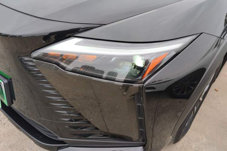 Used Lexus RZ 2023 450e All-Wheel Drive Luxury Edition Left Front Headlight