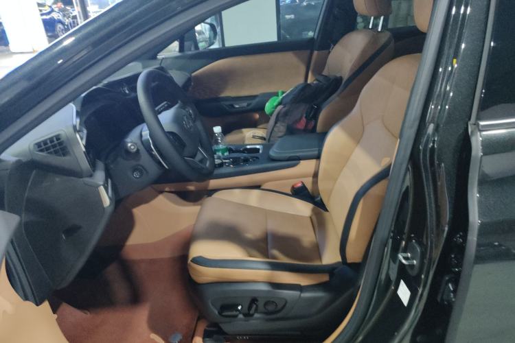 Used Lexus RZ 2023 450e All-Wheel Drive Luxury Edition Left Front Seat