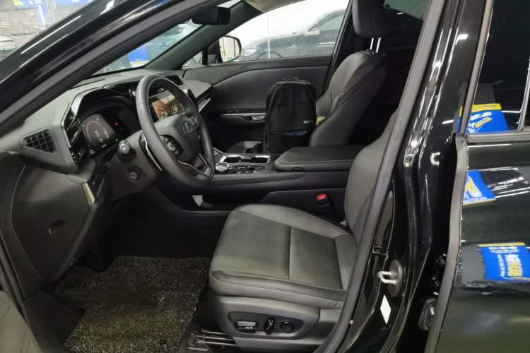 Used Lexus RZ 2023 450e All-Wheel Drive Luxury Edition Left Front Seat