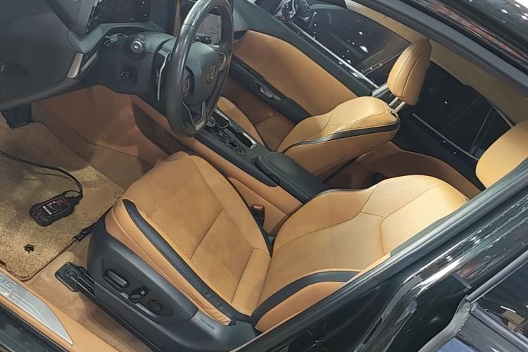 Used Lexus RZ 2023 450e All-Wheel Drive Luxury Edition Left Front Seat