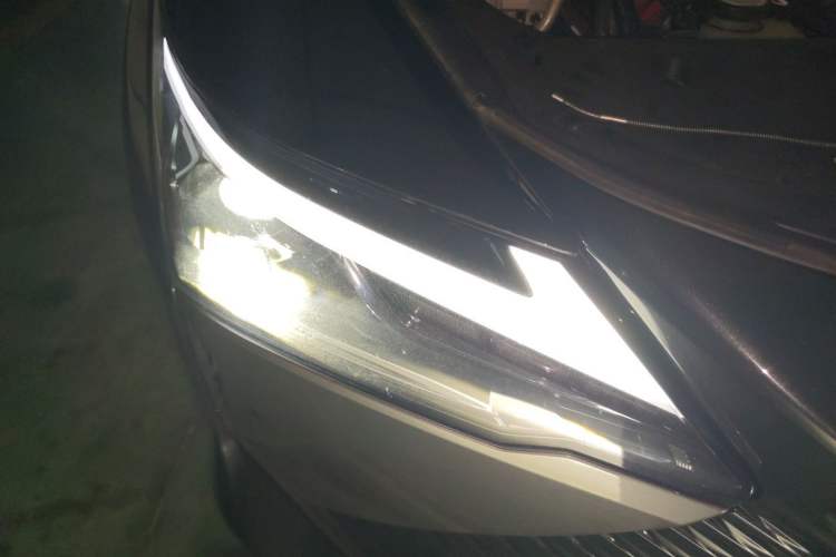 Used Lexus RZ 2023 450e All-Wheel Drive Luxury Edition Right Front Headlight