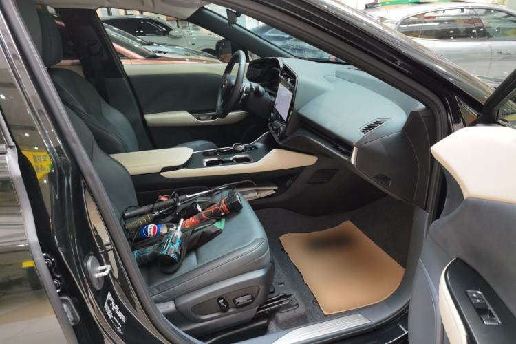 Used Lexus RZ 2023 450e All-Wheel Drive Luxury Edition Right Front Seat