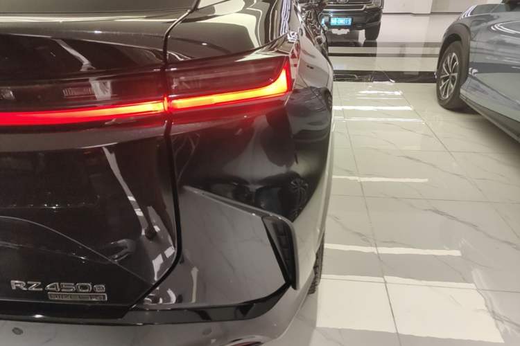 Used Lexus RZ 2023 450e All-Wheel-Drive Luxury Edition Right Rear Taillight