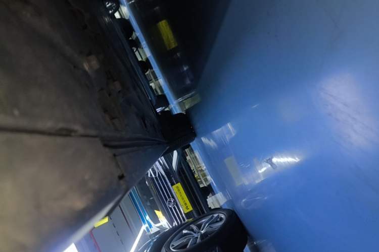 Used Lexus RZ 2023 450e All-Wheel Drive Luxury Edition Right Side Sill
