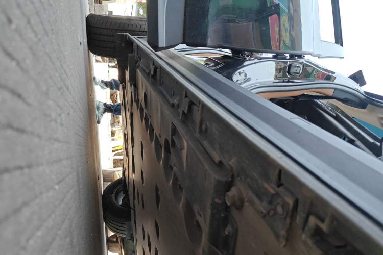 Used Lexus RZ 2023 450e All-Wheel-Drive Long-Range Version Right Side Sill
