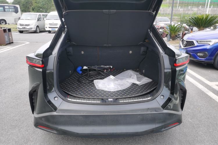 Used Lexus RZ 2023 450e All-Wheel Drive Luxury Edition Trunk