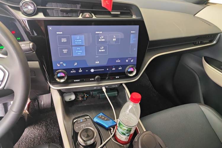 Used Lexus RZ 2023 300e Long-Range Indulgence Edition Audio And AC Panel