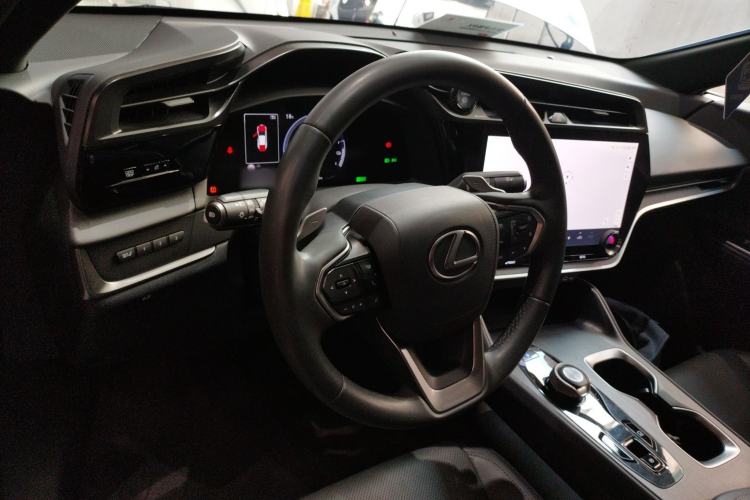 Used Lexus RZ 2023 450e All-Wheel Drive Luxury Edition Center Console