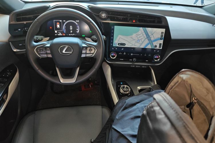 Used Lexus RZ 2023 450e All-Wheel Drive Luxury Edition Center Console