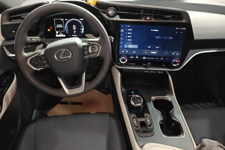Used Lexus RZ 2023 450e All-Wheel Drive Luxury Edition Center Console