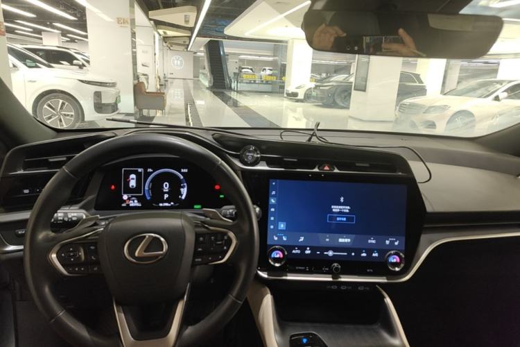 Used Lexus RZ 2023 450e All-Wheel Drive Luxury Edition Center Console