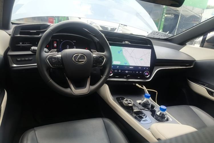 Used Lexus RZ 2023 450e All-Wheel Drive Luxury Edition Center Console