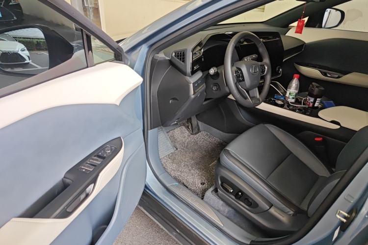 Used Lexus RZ 2023 300e Long-Range Indulgence Edition Driver Seat