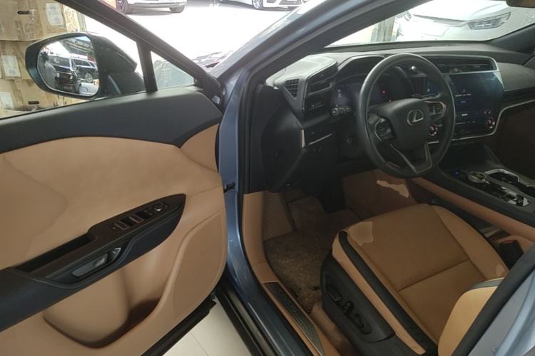 Used Lexus RZ 2023 450e All-Wheel Drive Luxury Edition Driver Seat