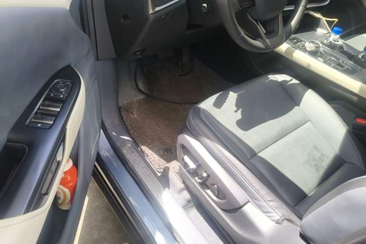 Used Lexus RZ 2023 450e All-Wheel Drive Luxury Edition Driver Seat