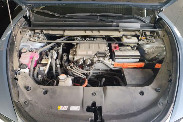 Used Lexus RZ 2023 450e All-Wheel-Drive Long-Range Version Engine Bay