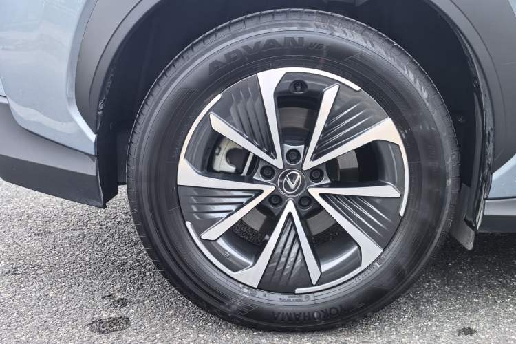 Used Lexus RZ 2023 450e All-Wheel Drive Luxury Edition Exterior 11