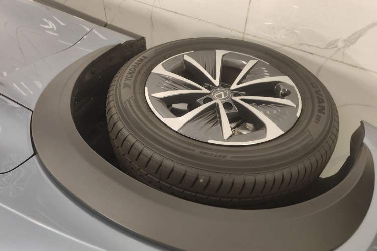 Used Lexus RZ 2023 450e All-Wheel Drive Luxury Edition Exterior 4