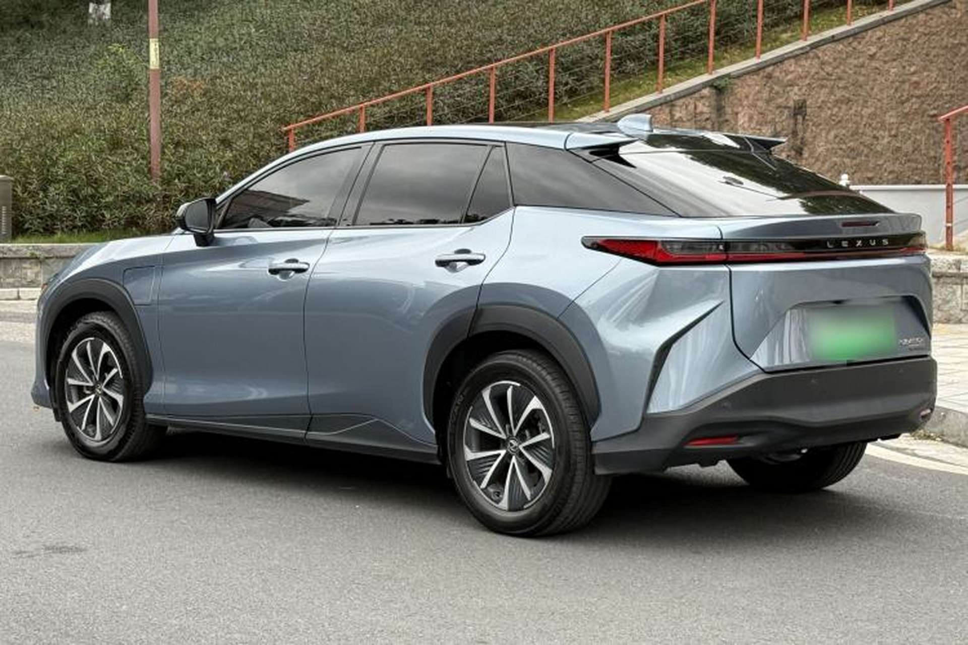 Used Lexus RZ 2023 450e All-Wheel Drive Luxury Edition Exterior 5