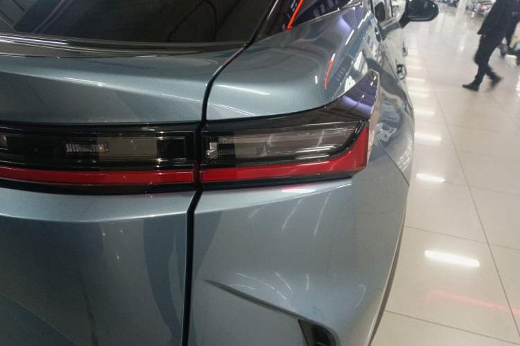 Used Lexus RZ 2023 450e All-Wheel Drive Luxury Edition Exterior 6
