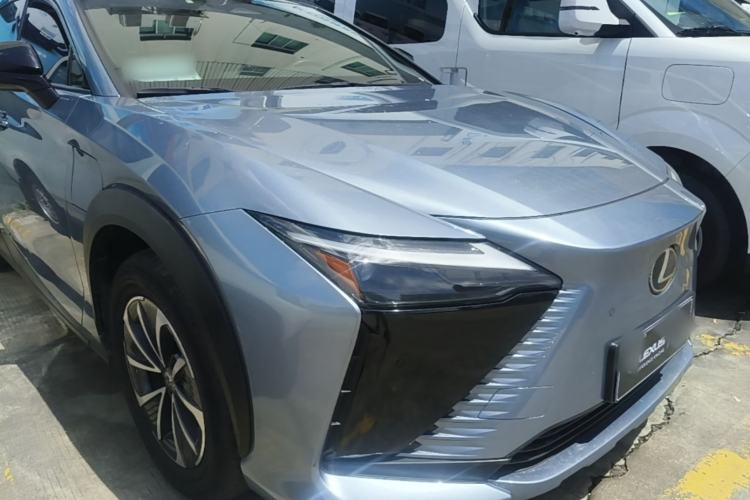 Used Lexus RZ 2023 450e All-Wheel Drive Luxury Edition Front Right 45 Deg