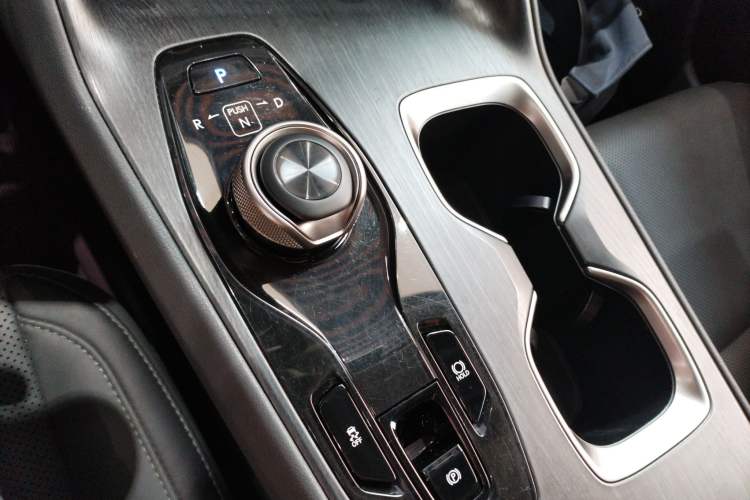 Used Lexus RZ 2023 450e All-Wheel Drive Luxury Edition Gear Lever