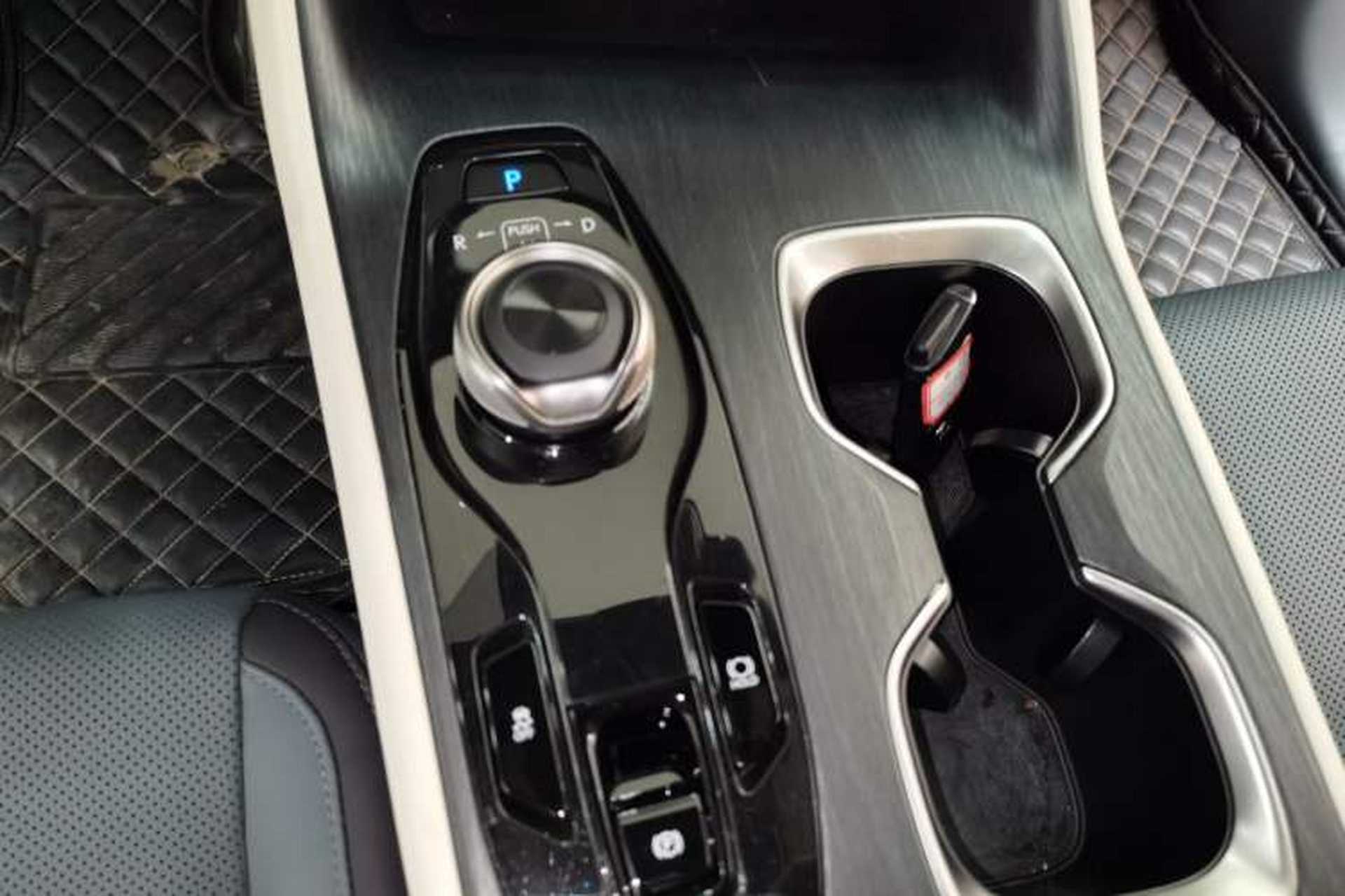 Used Lexus RZ 2023 450e All-Wheel Drive Luxury Edition Gear Lever
